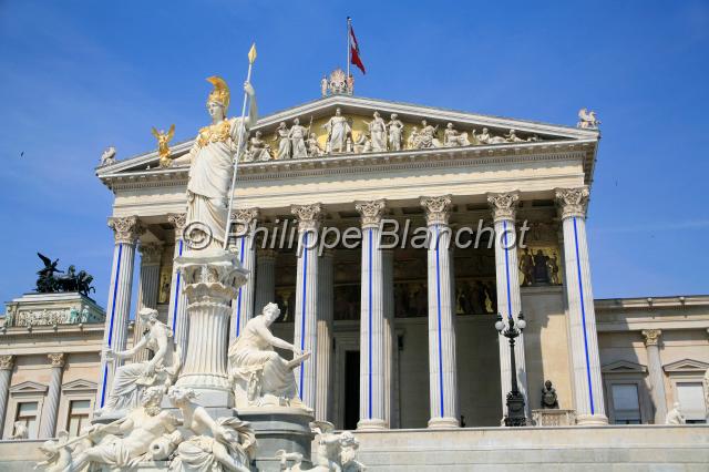 autriche vienne 4.JPG - Fontaine d'Athéna devant le ParlementVienne, Autriche